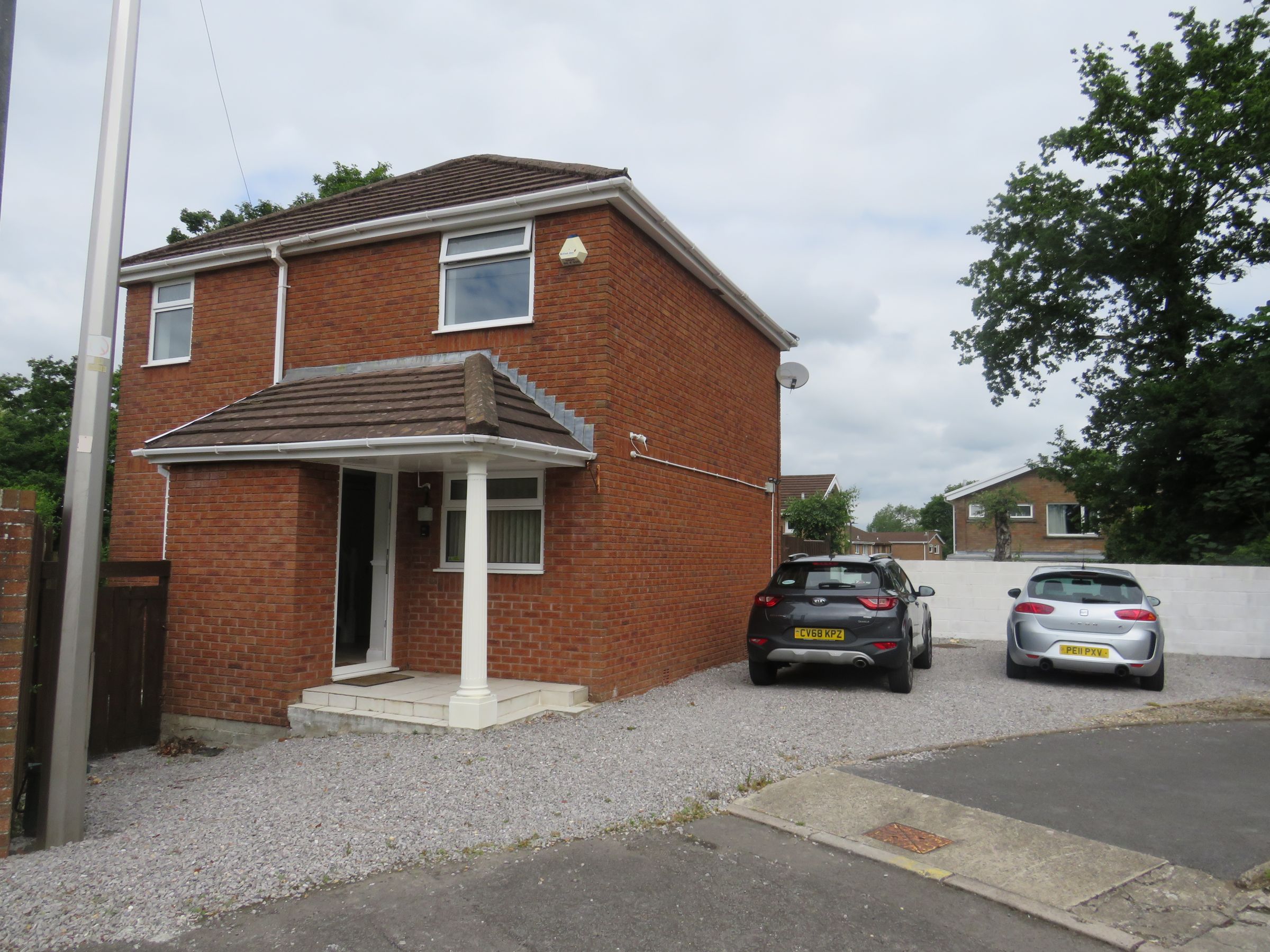 3 bed detached house for sale in Downs Close, Fforestfach Swansea SA5