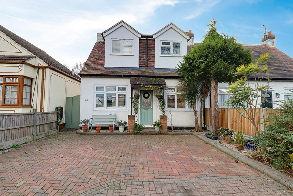 4 bed semidetached house for sale in Woodcutters Avenue, LeighOnSea