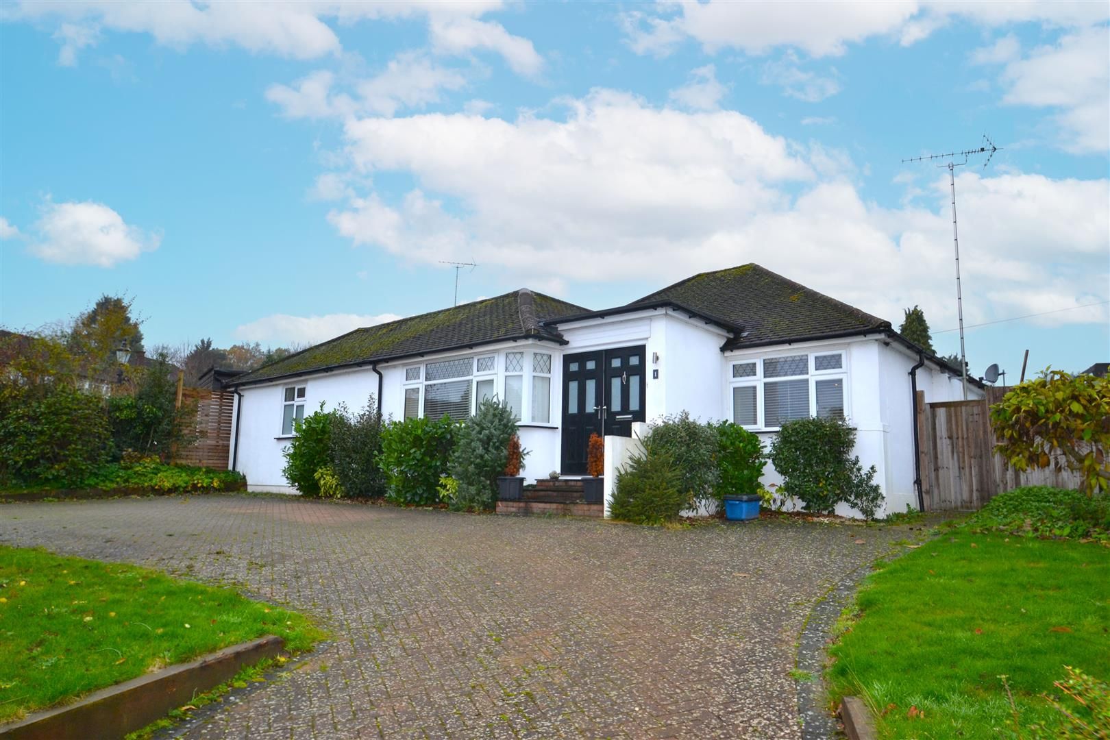3 bed detached bungalow for sale in Links Drive, Radlett WD7 Zoopla