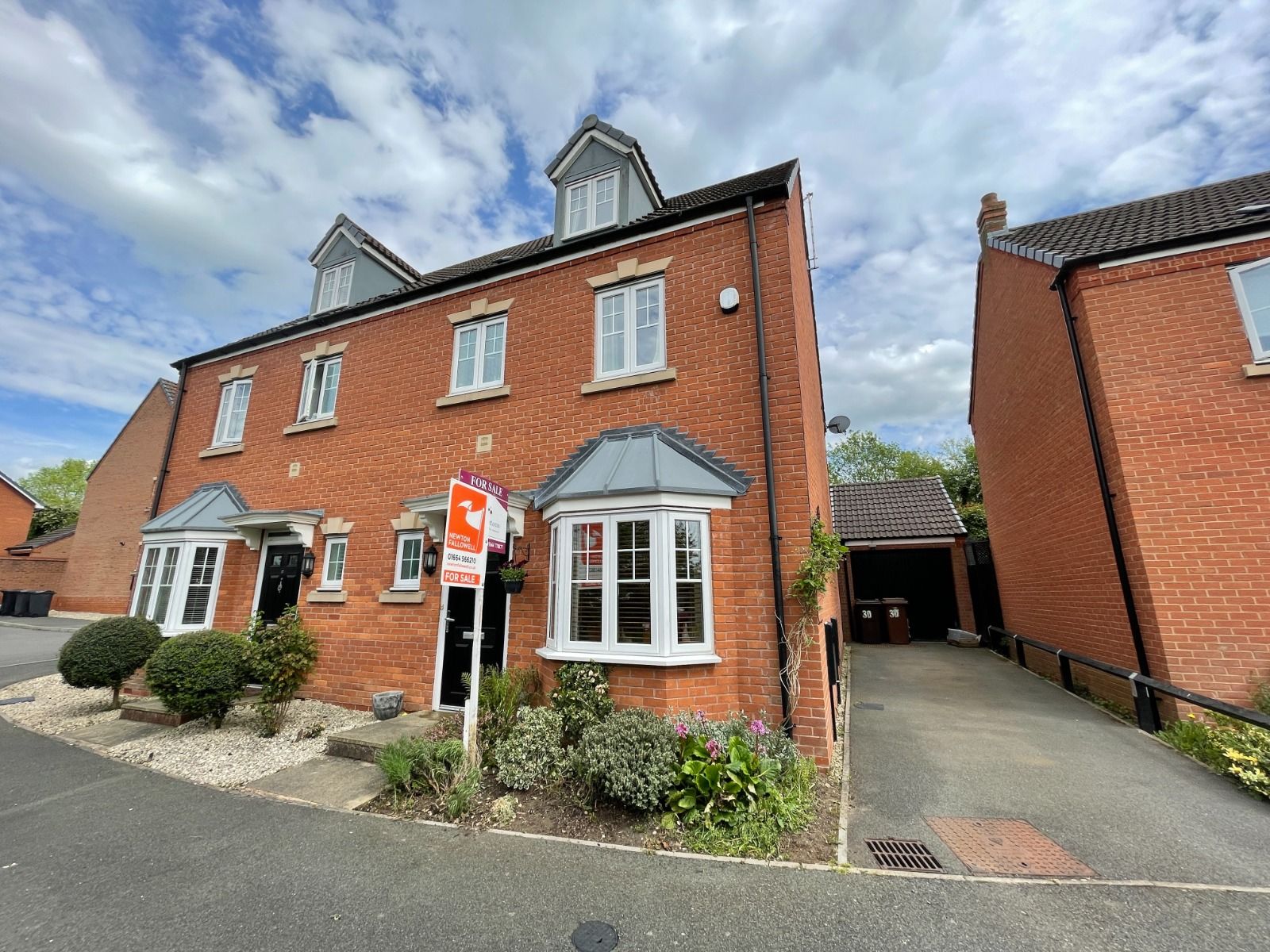 4 bed semidetached house for sale in Kipling Drive, Melton Mowbray