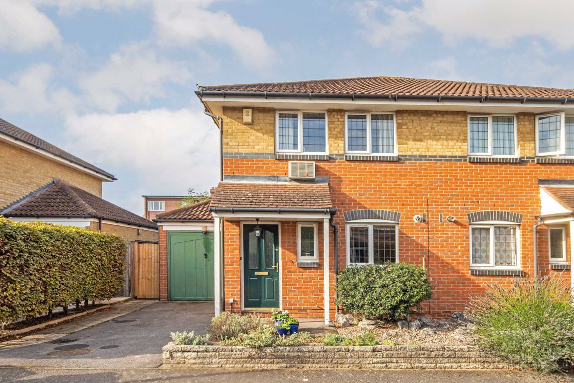 3 bed semidetached house for sale in Hastings Drive, Surbiton KT6 Zoopla