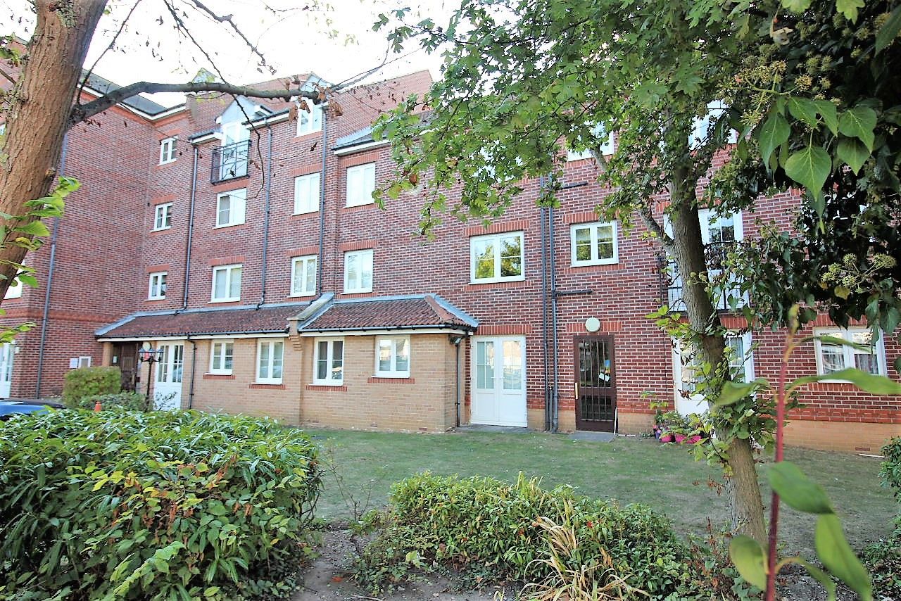 1 bed flat for sale in Station Road, Clacton On Sea CO15 Zoopla