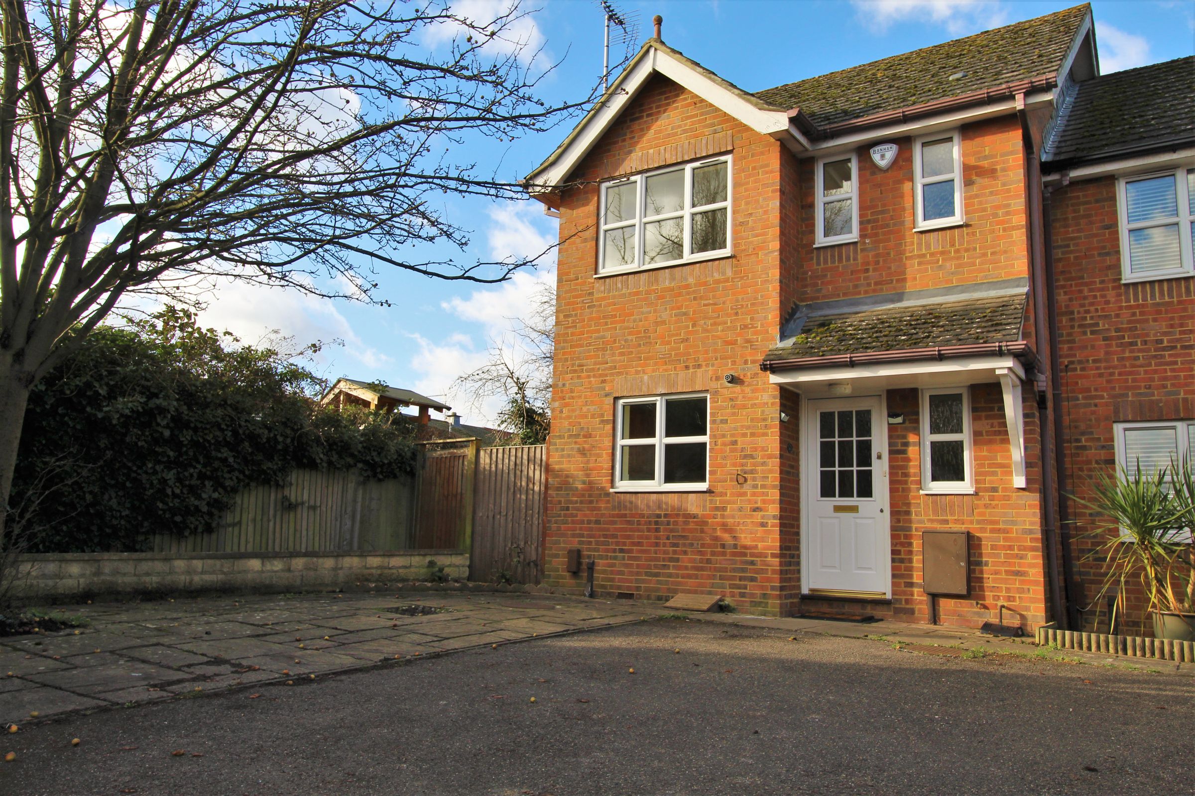 3 bed end terrace house for sale in Riverview Gardens, Cobham, Surrey KT11 Zoopla