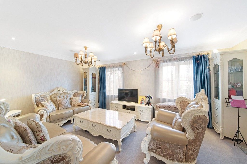 Imperial Square, North Finchley, London N12  