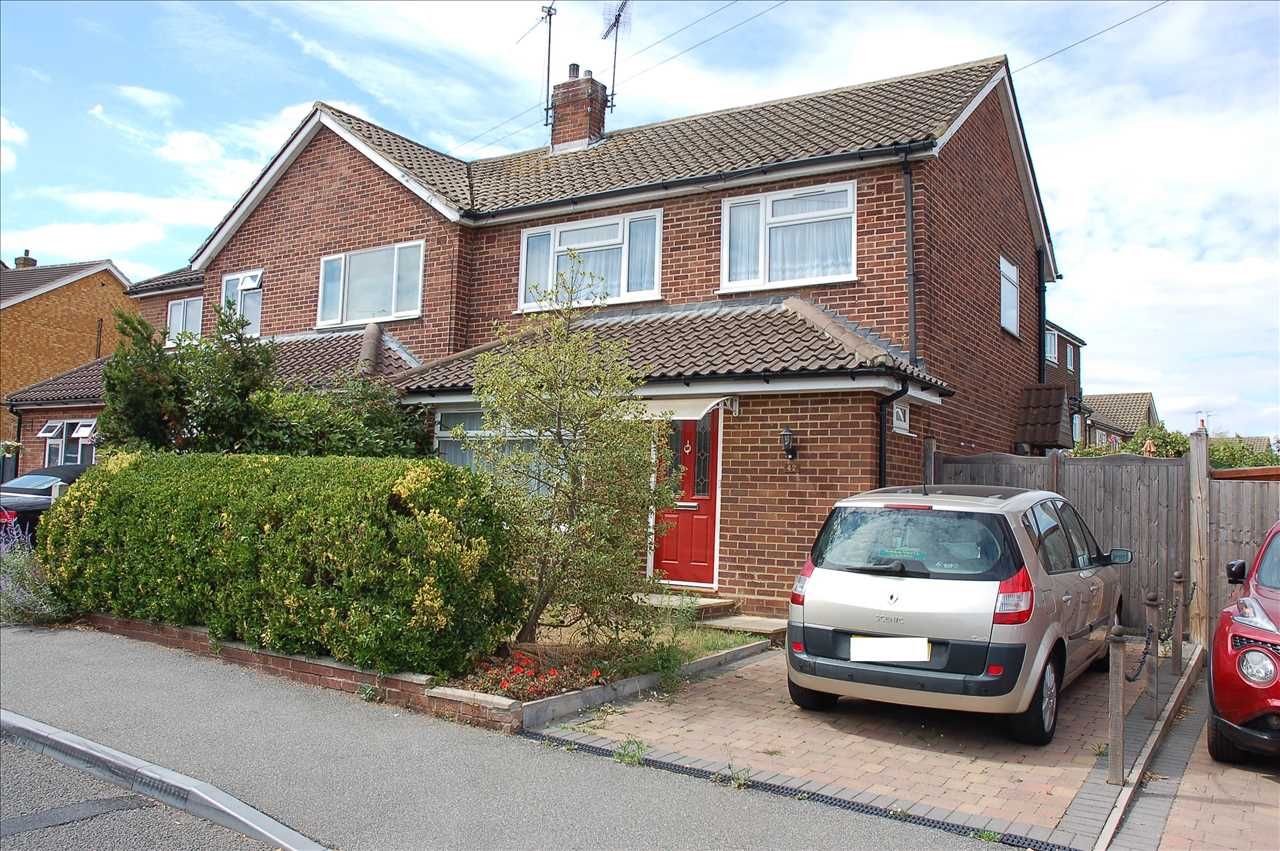 3 bed semidetached house for sale in Heath Drive, Tile Kiln