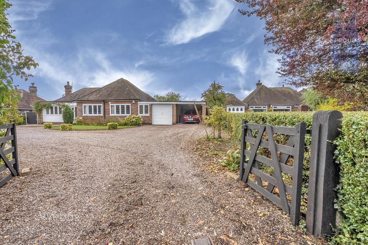 3 bed detached bungalow for sale in Barn Bank Lane, Stafford ST17 Zoopla