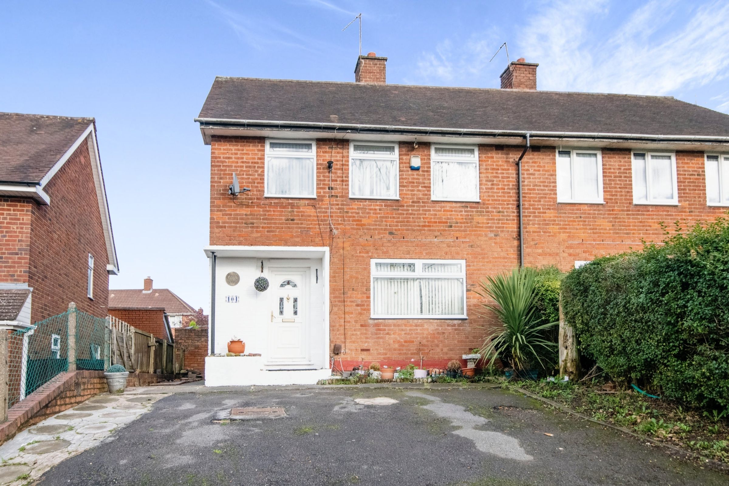 3 bed semidetached house for sale in Glenavon Road, Warstock