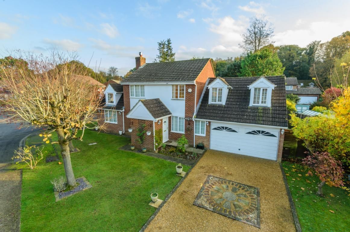 4 bed detached house for sale in Frimley, Camberley GU16 Zoopla