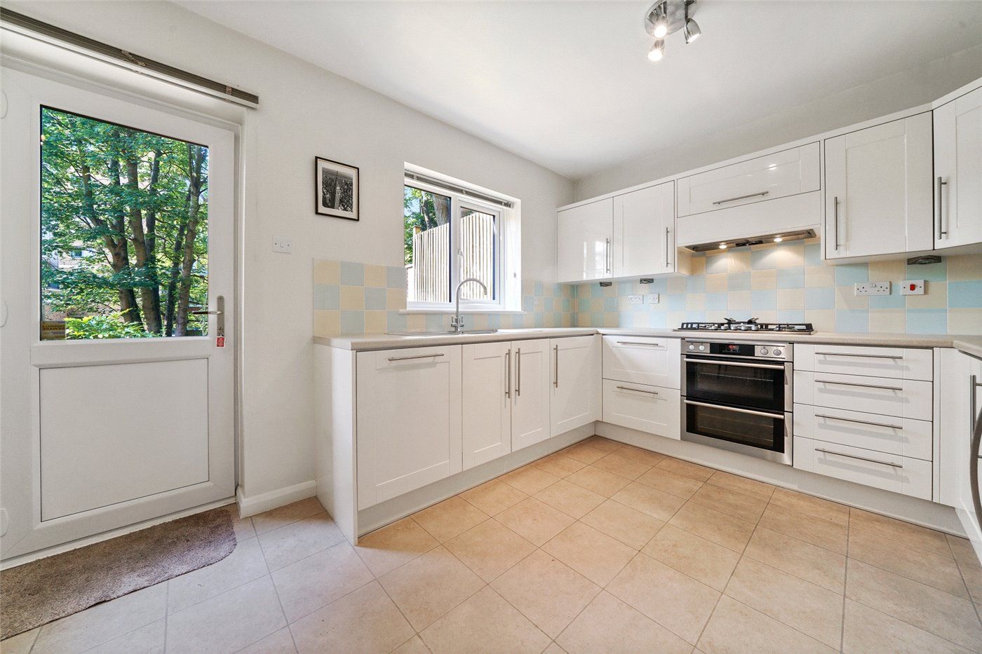 Tree View Close, London SE19  