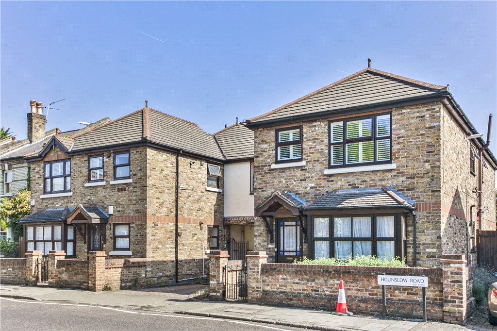 2 bed flat for sale in Hounslow Road, Twickenham TW2 Zoopla