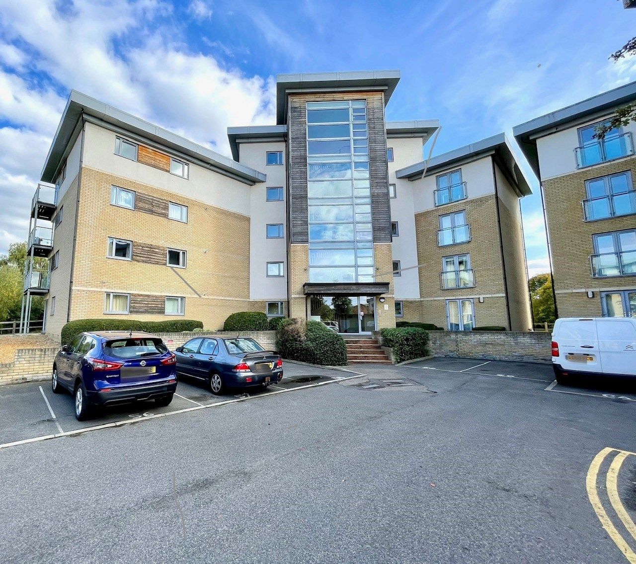 3 bed flat for sale in Percy Green Place, Stukeley Meadows, Huntingdon