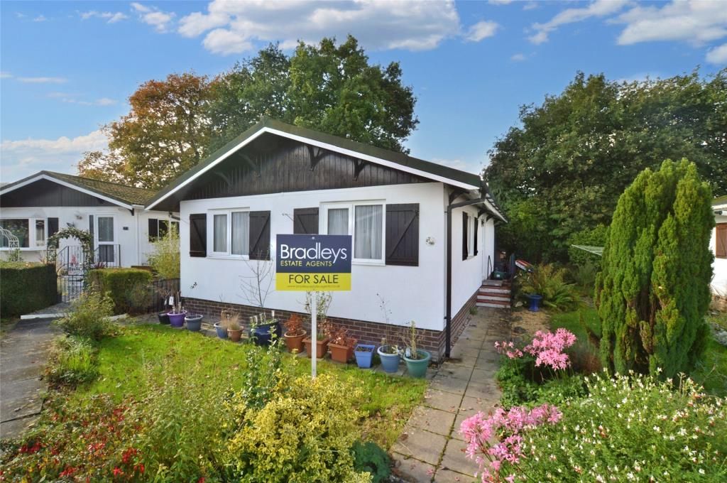 2 bed mobile/park home for sale in Summerlands Court, Liverton, Newton