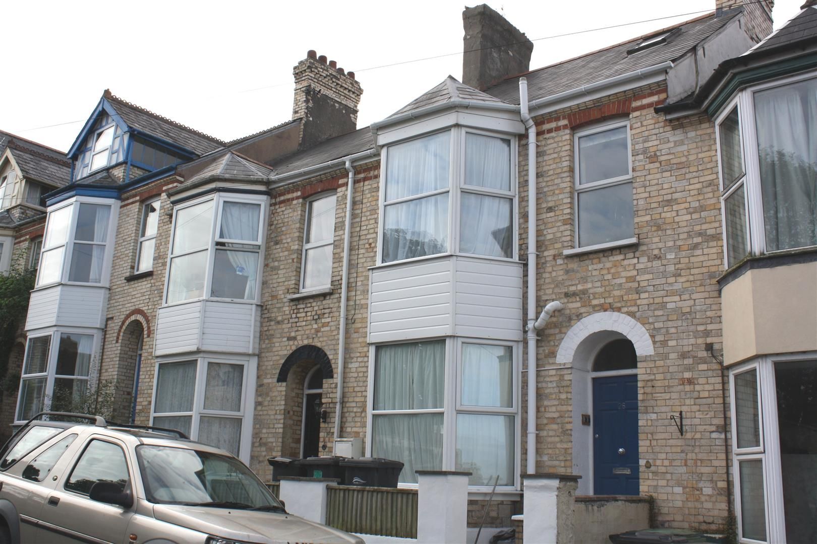 2 bed flat to rent in Hills View, Barnstaple EX32 Zoopla