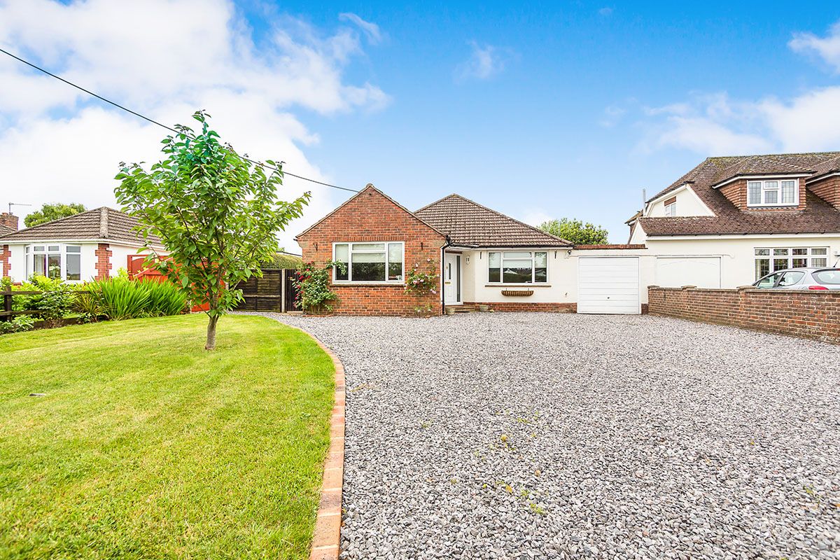 3 bed bungalow to rent in Fairthorne Rise, Old Basing, Basingstoke, Hampshire RG24 Zoopla