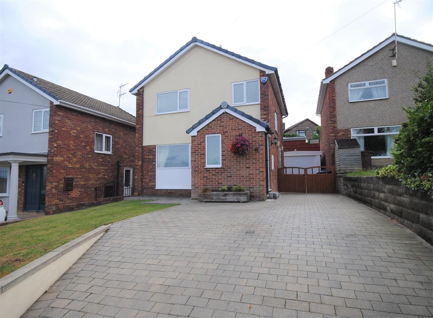 3 bed detached house for sale in Pondfields Rise, Kippax, Leeds LS25