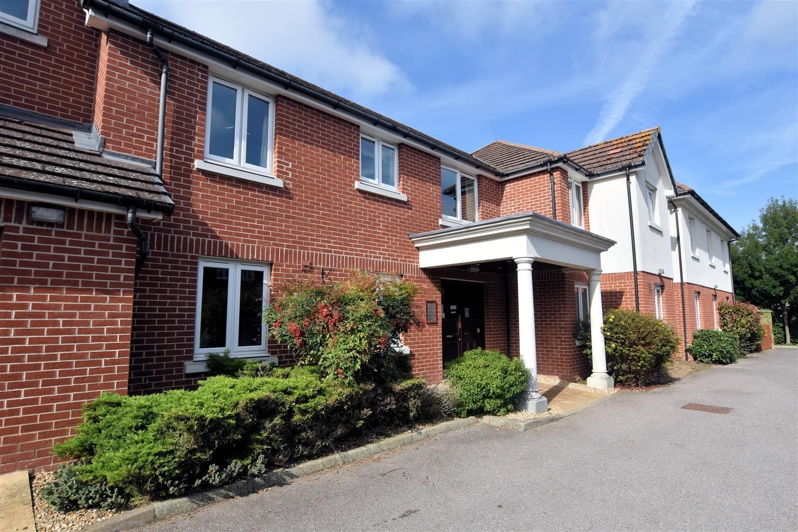 1 bed flat for sale in Chieveley Close, Tilehurst, Reading RG31 Zoopla