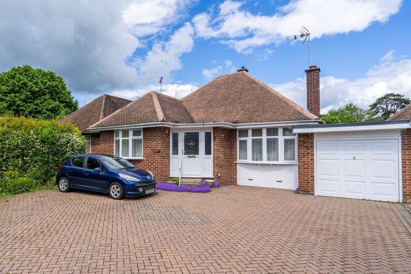 2 bed detached bungalow for sale in Harwood Road SL7 Zoopla