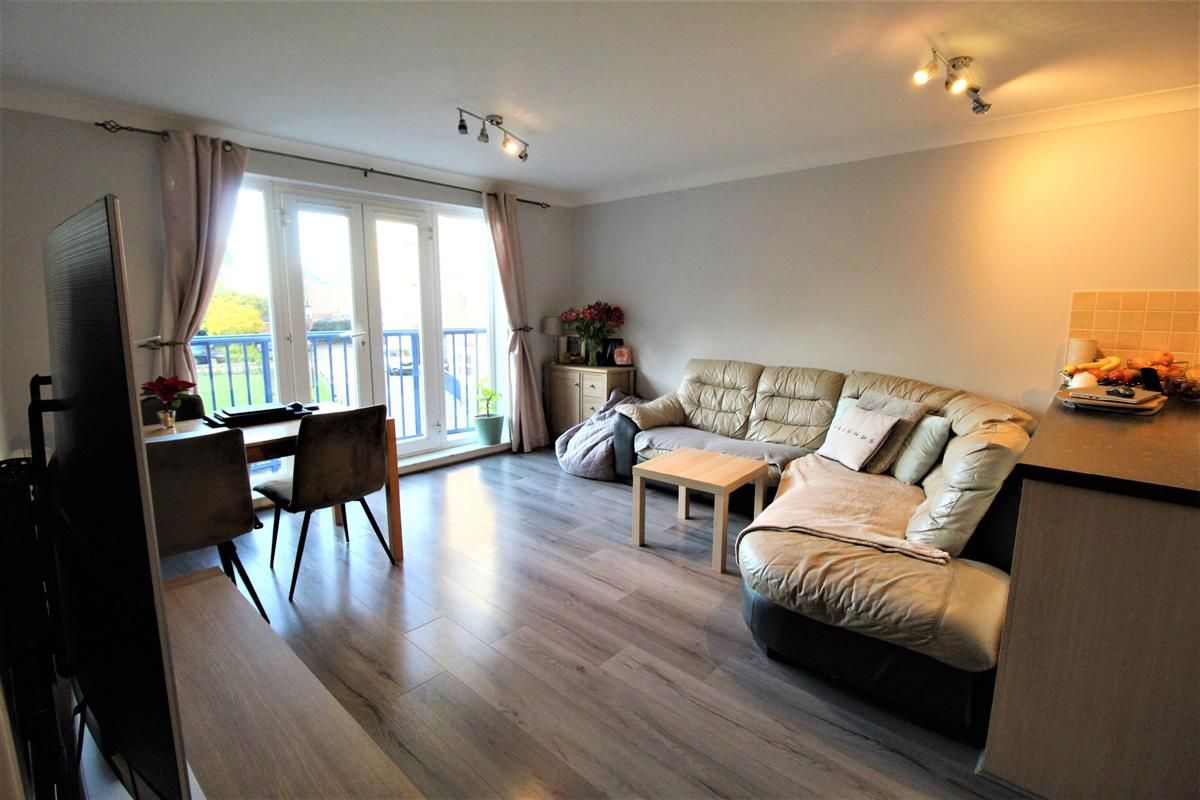 2 bed flat to rent in Argent Court, Argent Street, Grays RM17 Zoopla