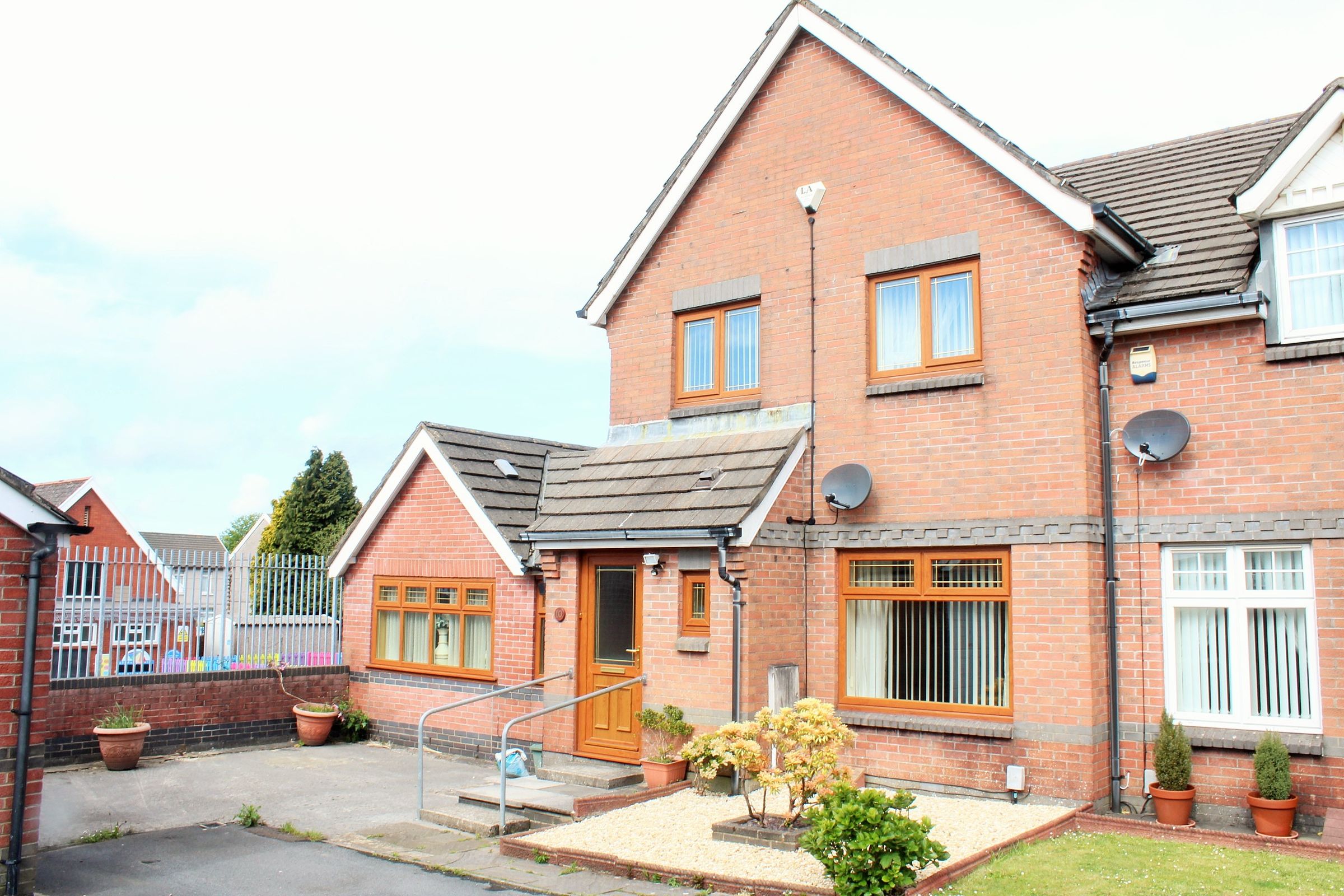 3 bed semidetached house for sale in Clos Aderyn Du, Gendros, Swansea
