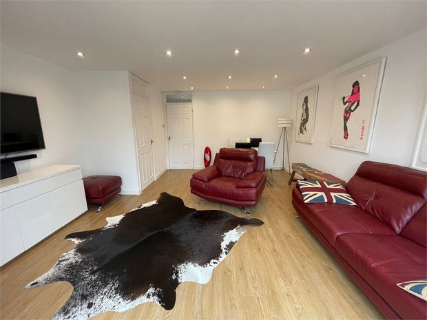 Woodbridge Hill, Guildford, Surrey GU2  