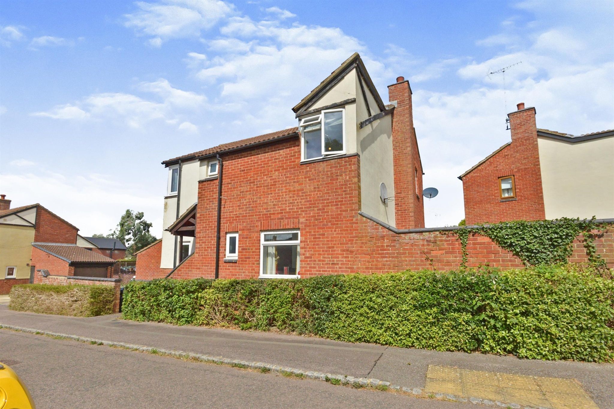 3 bed detached house for sale in Nursery Gardens, Bradwell, Milton