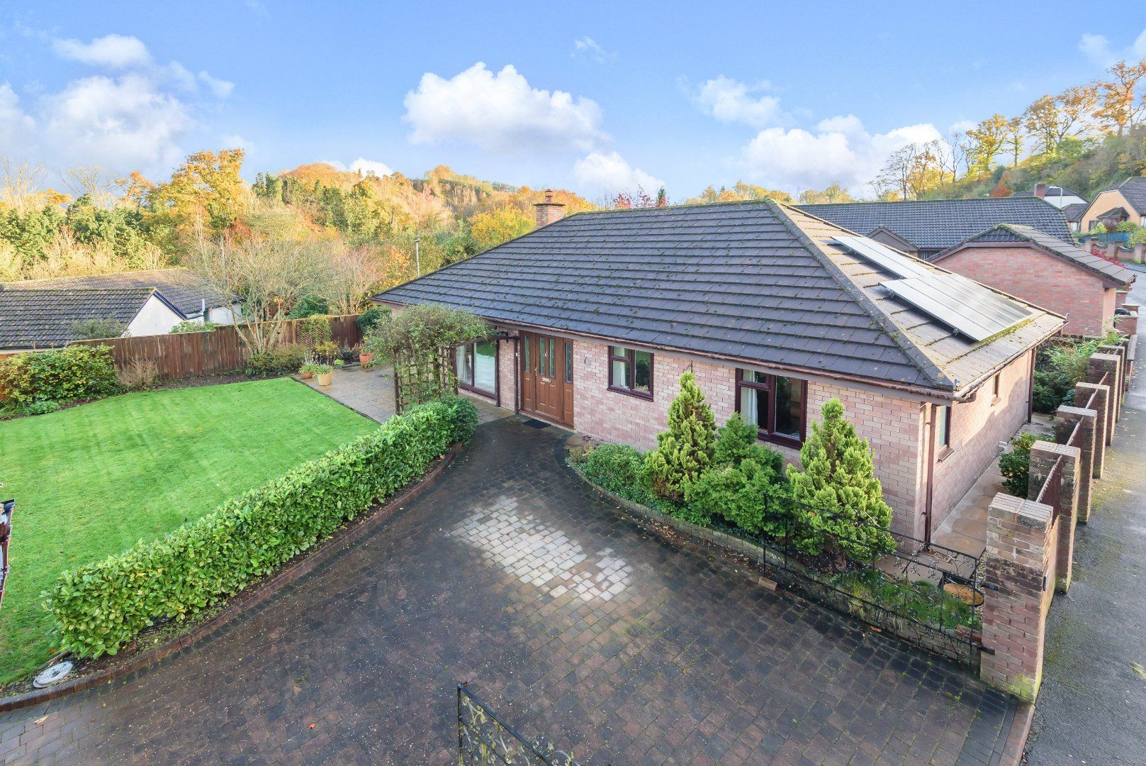 4 bed bungalow for sale in Ashleigh Park, Bampton, Tiverton, Devon EX16