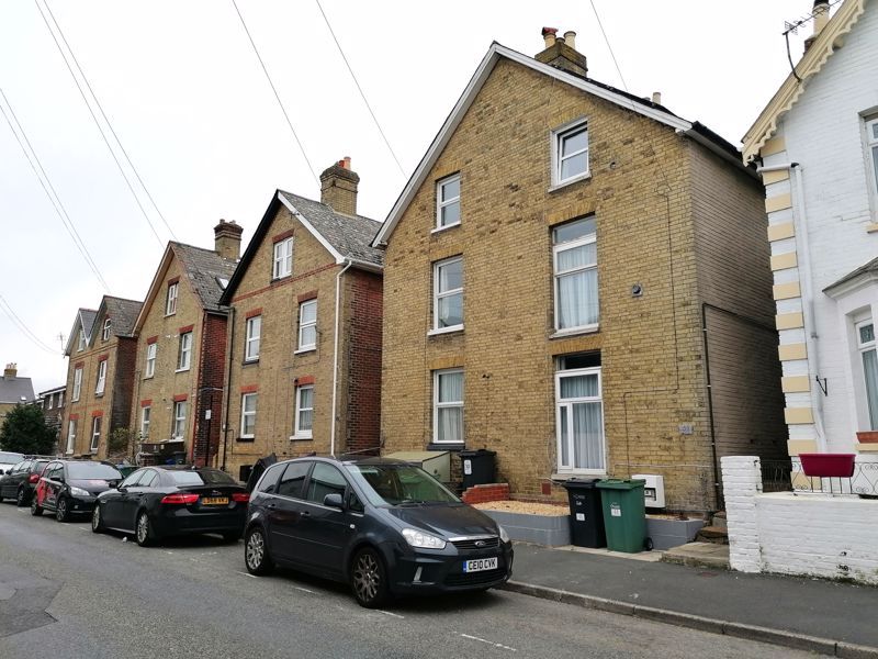 4 bed semidetached house for sale in Clarence Road, East Cowes PO32 Zoopla