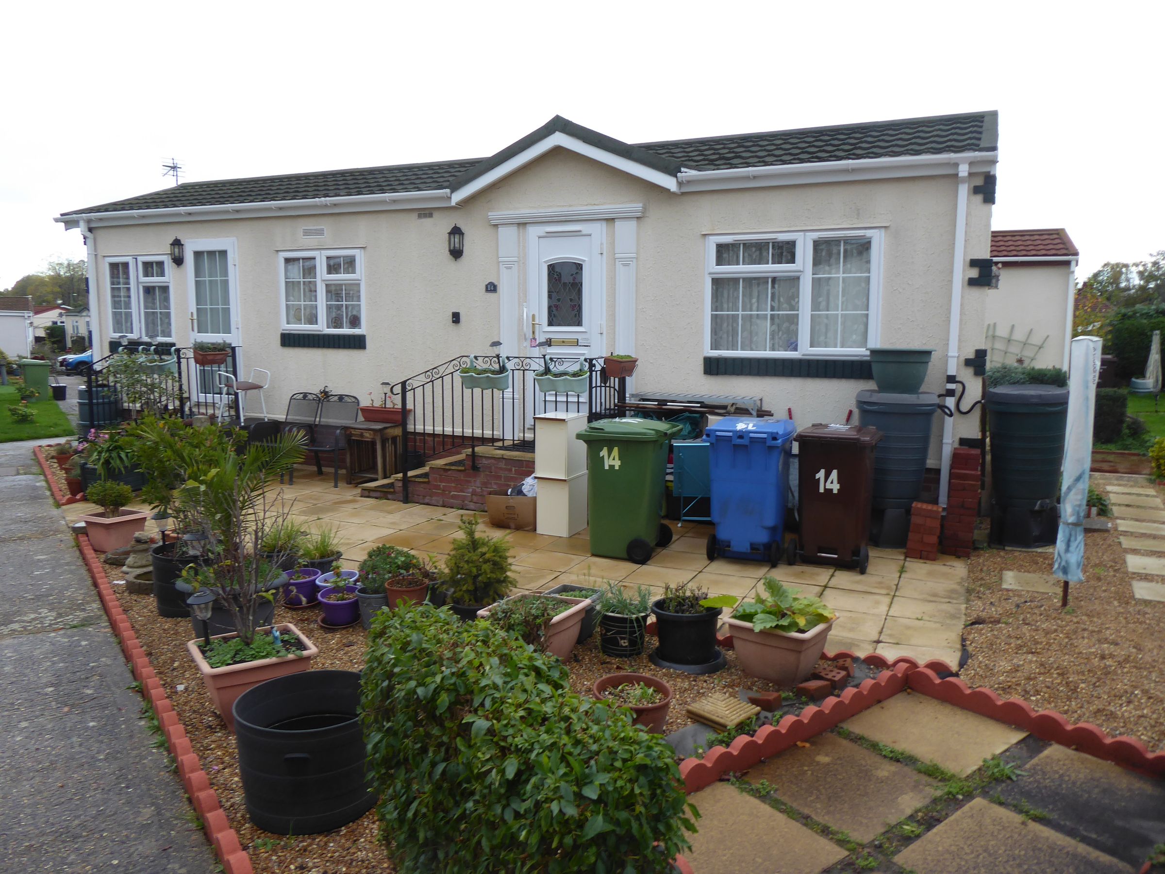 2 bed mobile/park home for sale in Chilton Farm Park, Fleet Road, Cove
