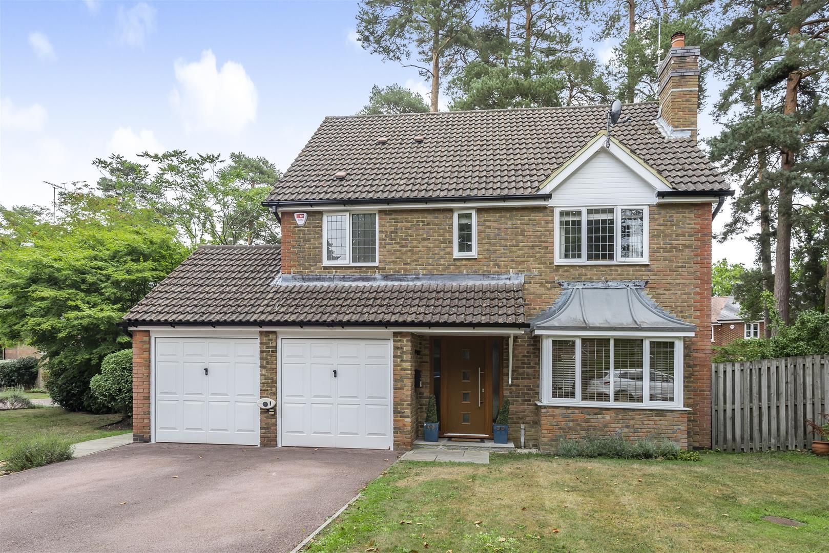 4 bed detached house for sale in Lupin Ride Crowthorne, Berkshire RG45
