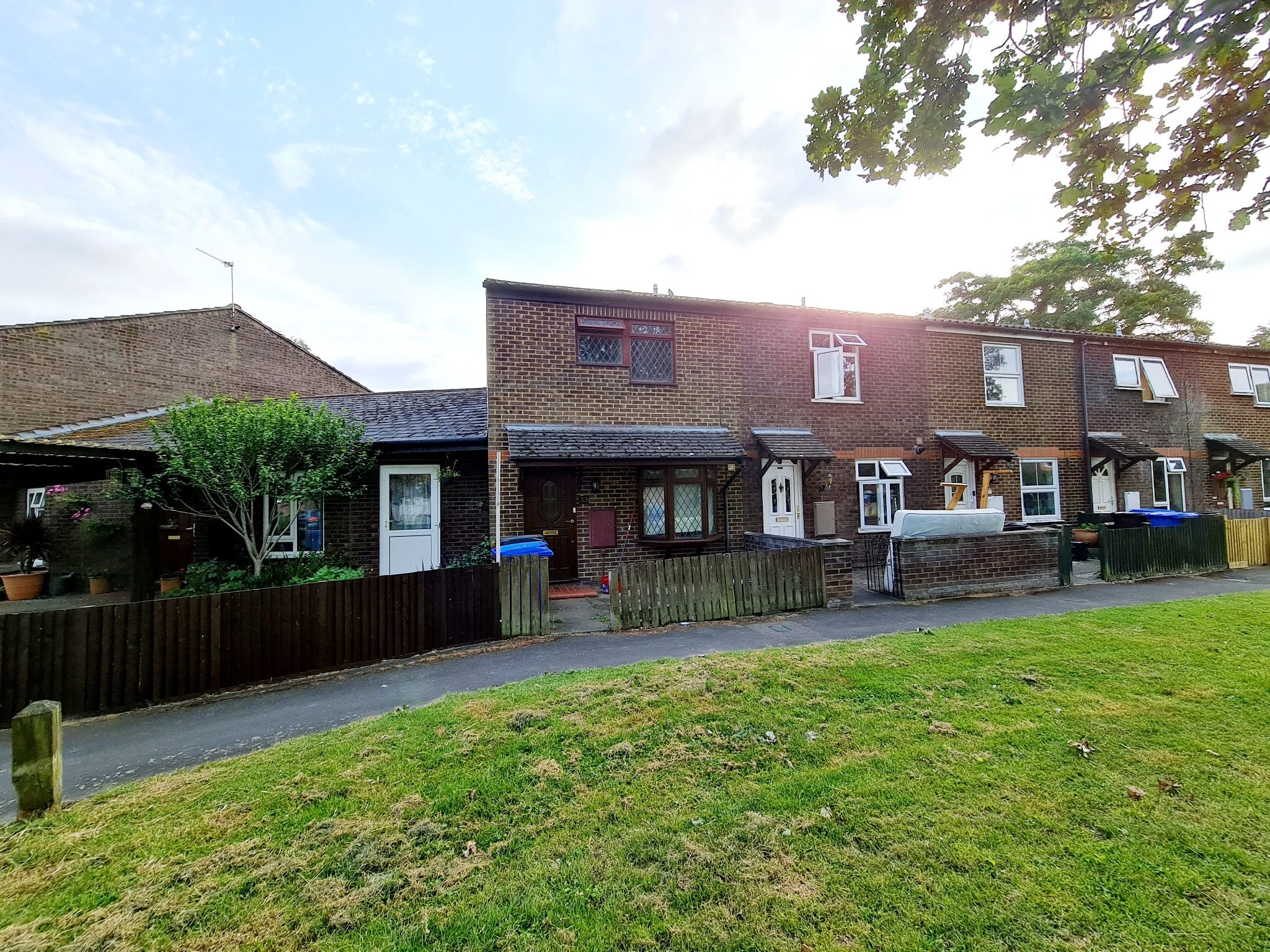 3 bed terraced house for sale in Lidstone Close, Horsell, Woking GU21