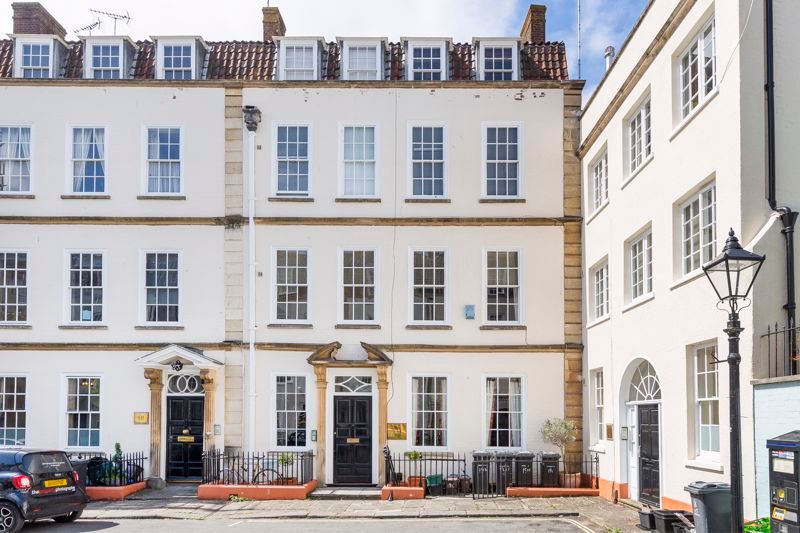 2 bed flat for sale in Orchard Street, Bristol BS1 Zoopla