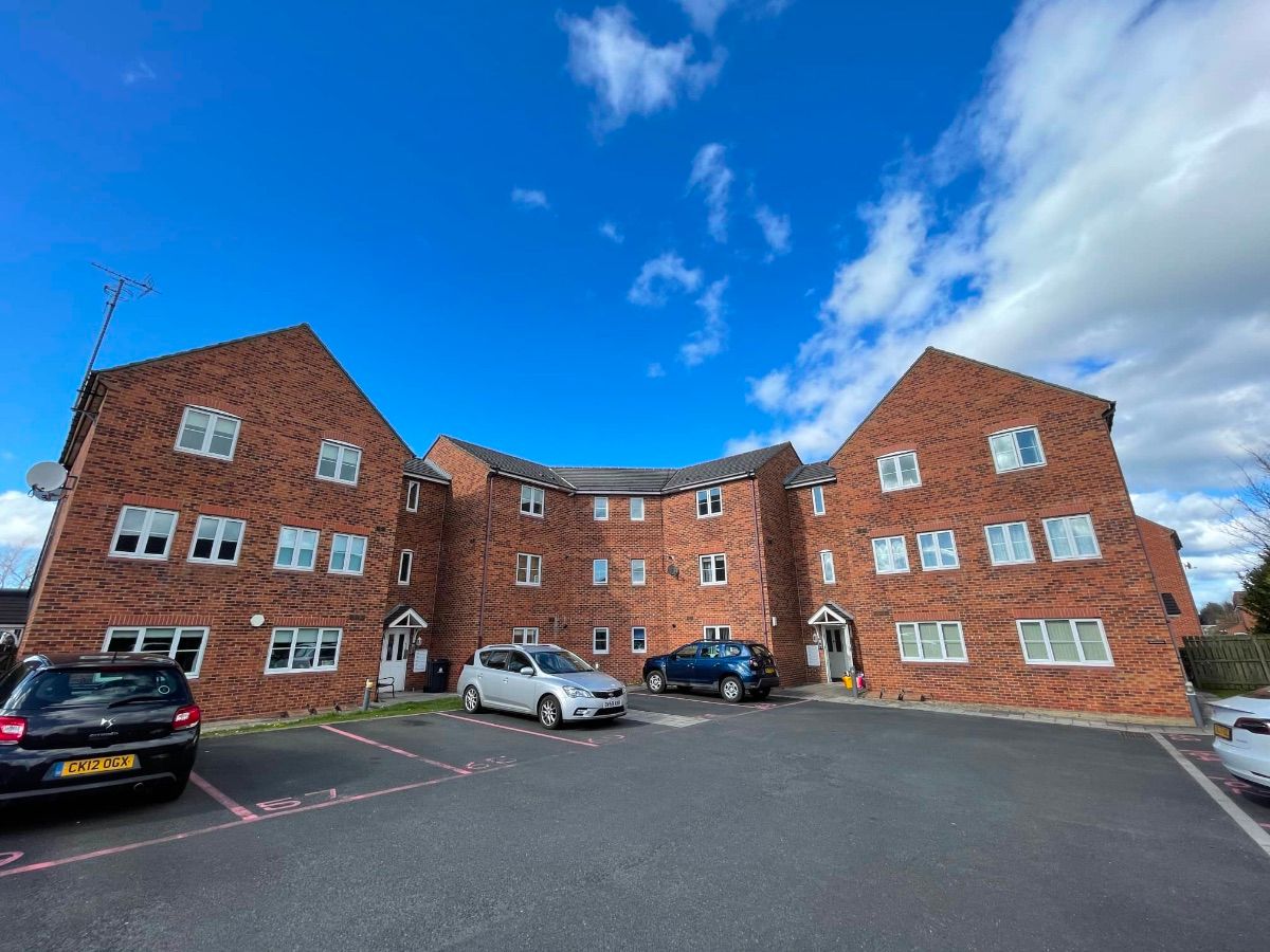 2 bed flat to rent in Heathfield, West Allotment, Newcastle Upon Tyne