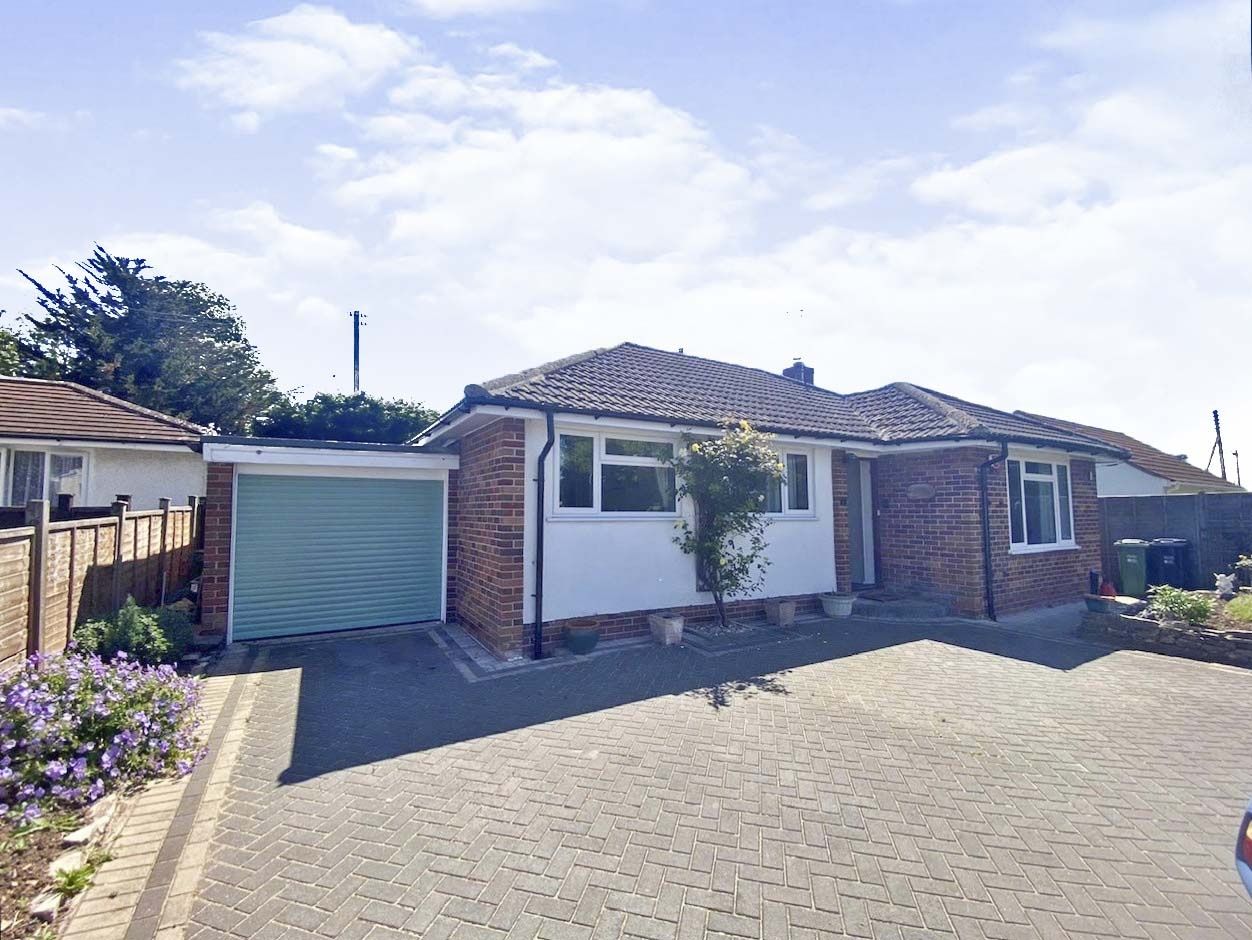3 bed detached bungalow for sale in Bridgwater Road, Taunton TA1 Zoopla