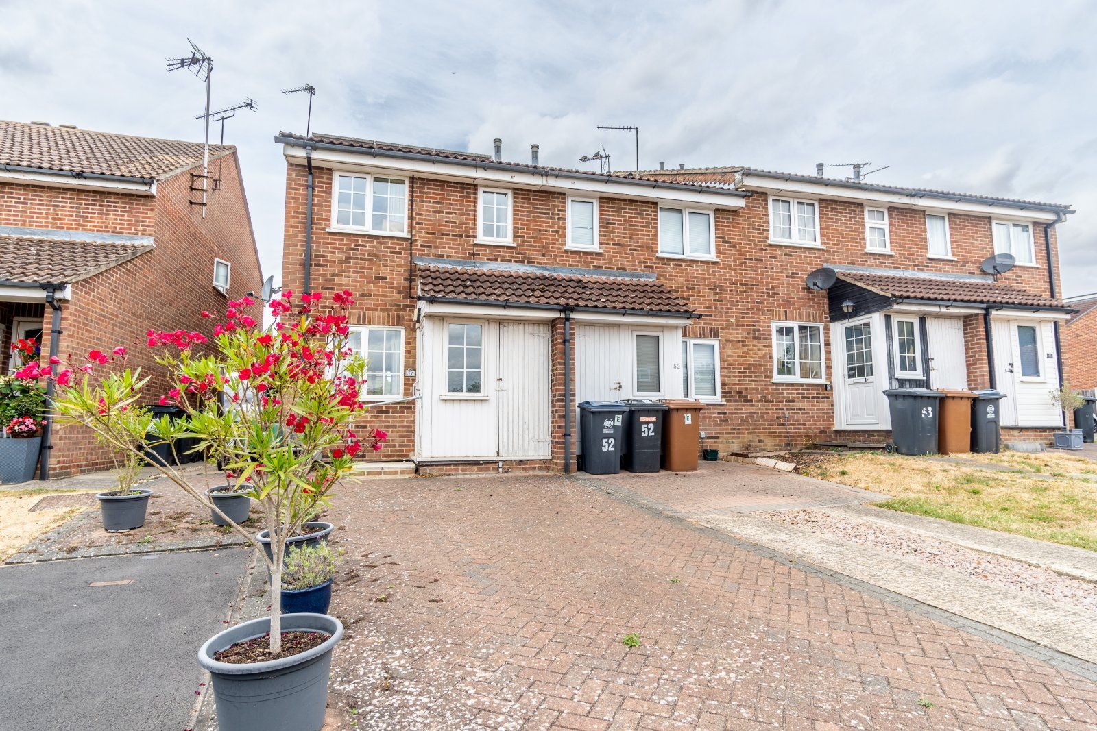 1 bed end terrace house for sale in Ashdale, Thorley,