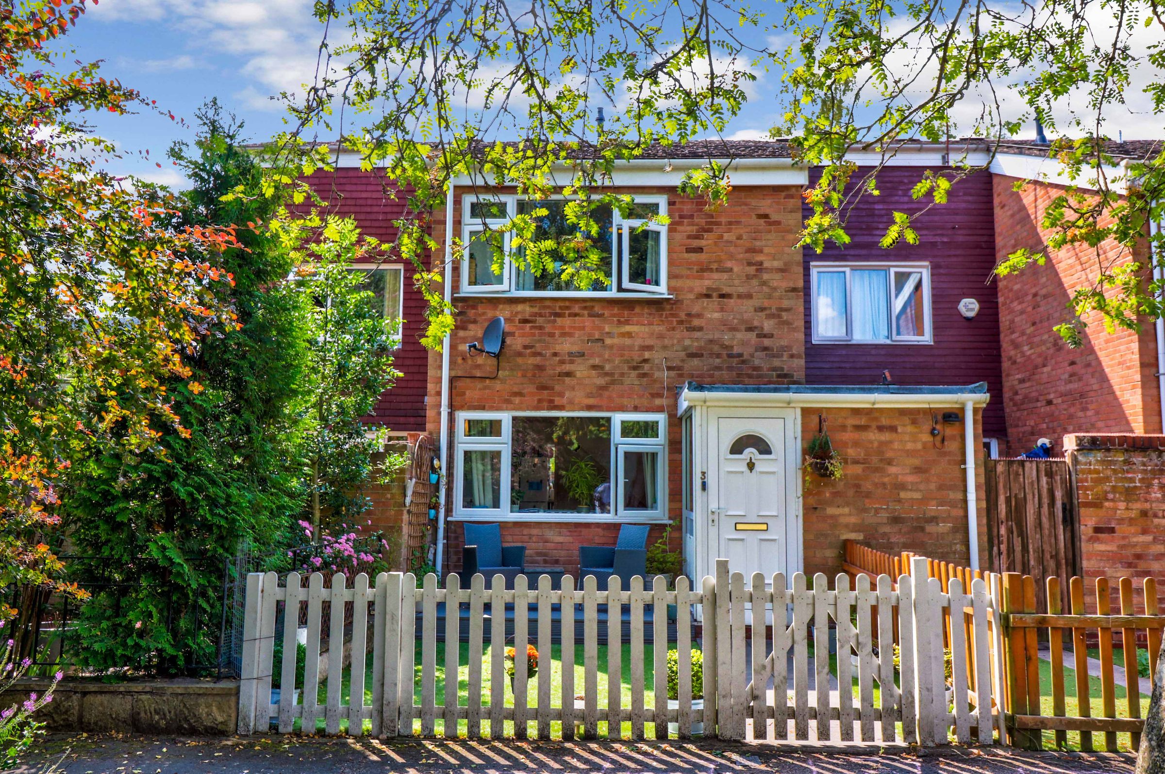 Hetton Close Woodloes Park Warwick CV34  