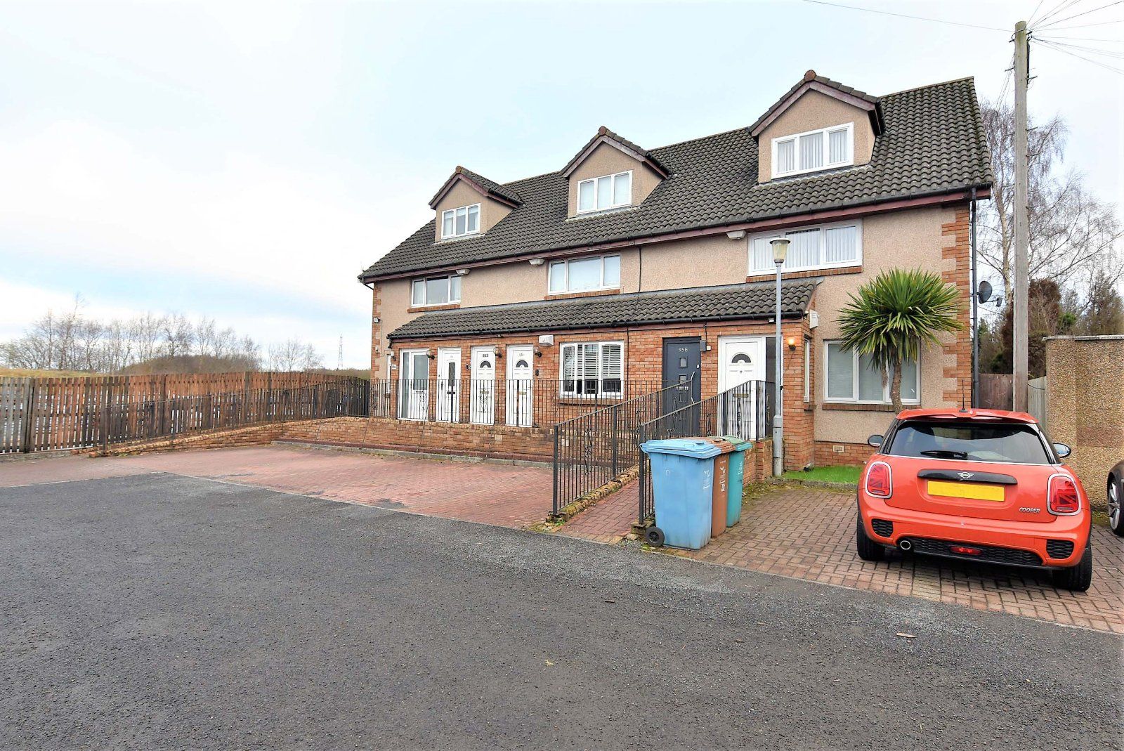2 bed end terrace house for sale in Main Street, Holytown, Motherwell