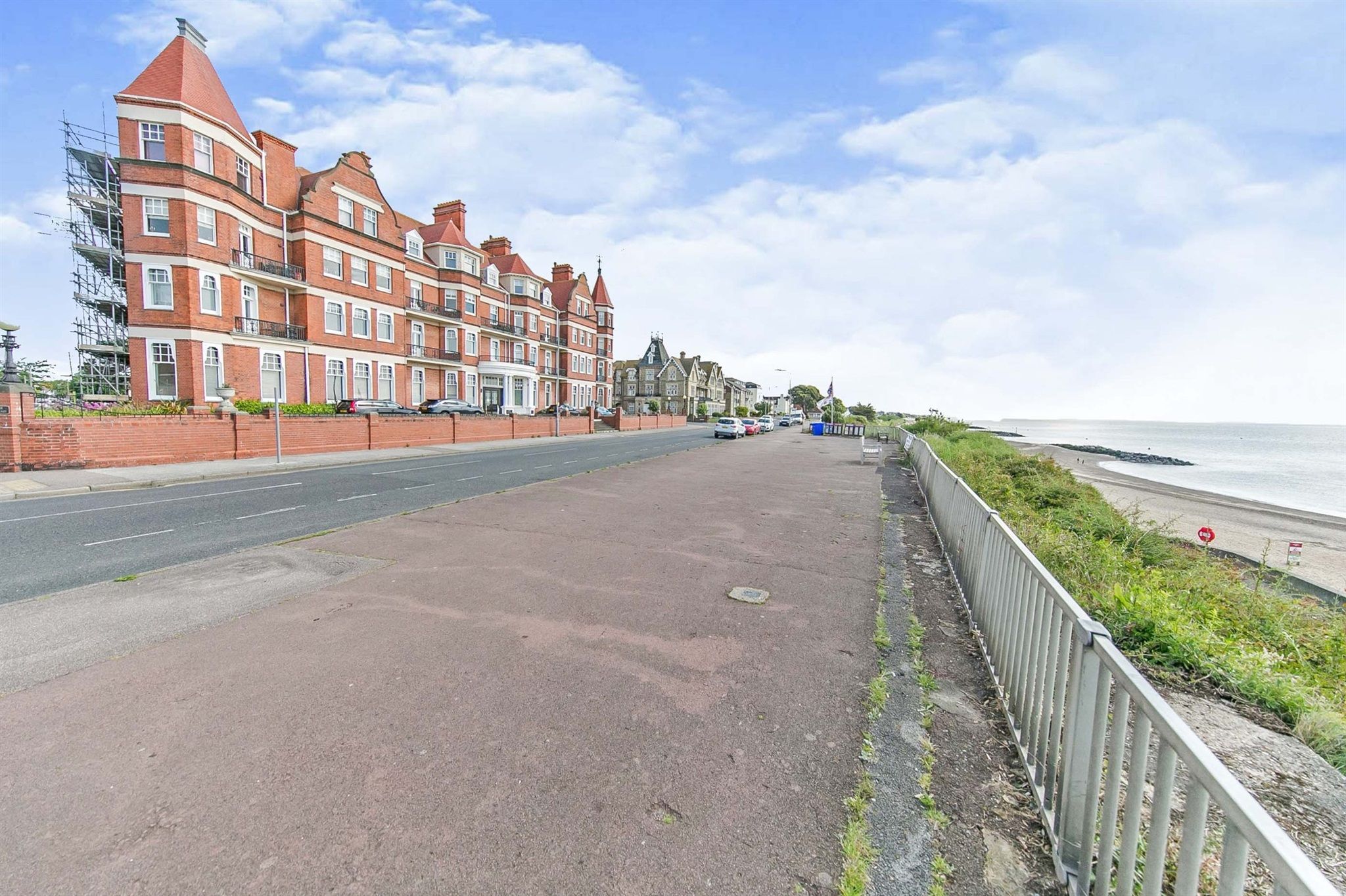 2 bed flat for sale in Marine Parade East, ClactonOnSea CO15 Zoopla