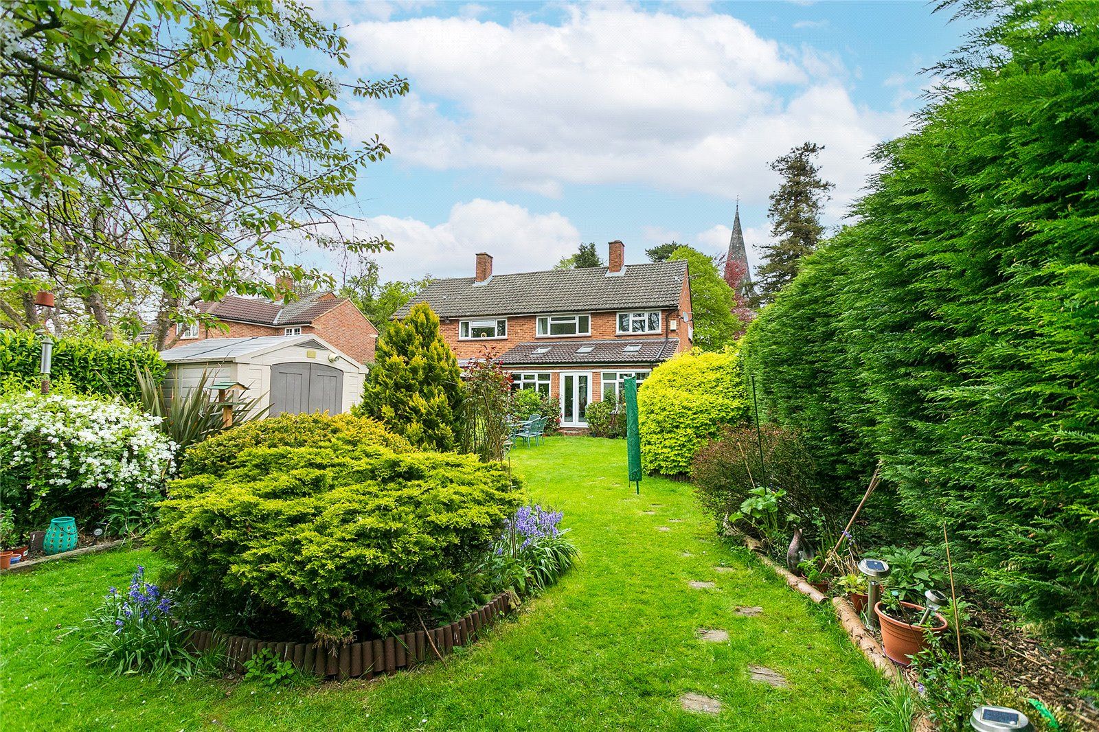 3 bed semidetached house for sale in Horseshoe Lane, Watford