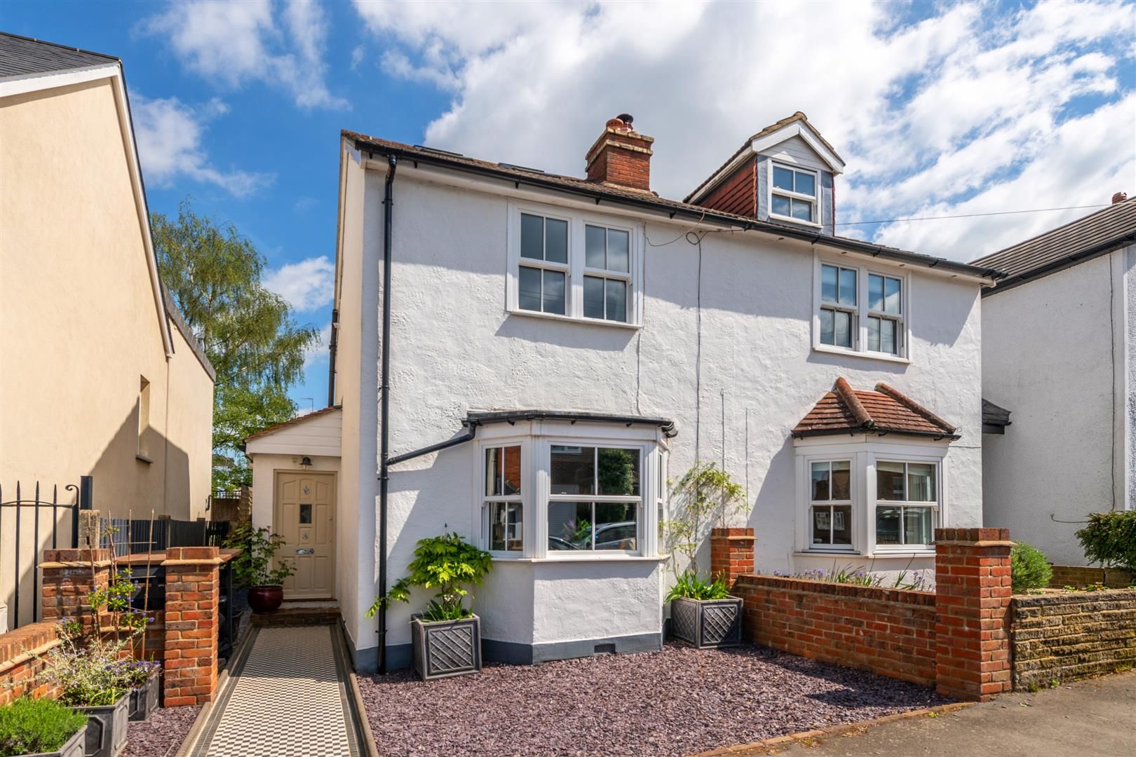 4 bed end terrace house for sale in Howard Road, Reigate RH2 Zoopla