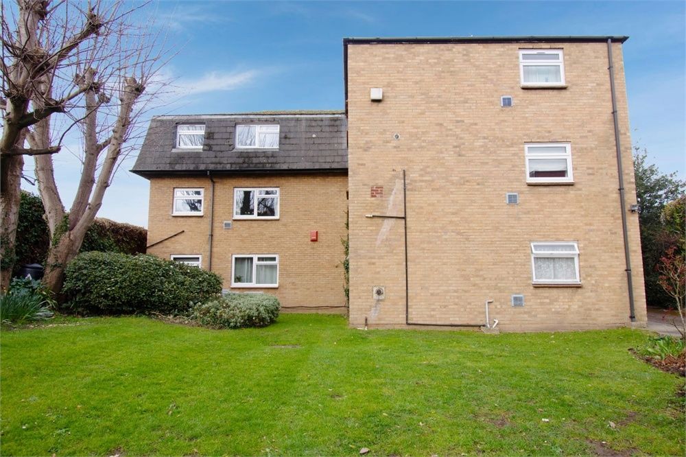 Gumley Gardens, Isleworth, Greater London TW7  