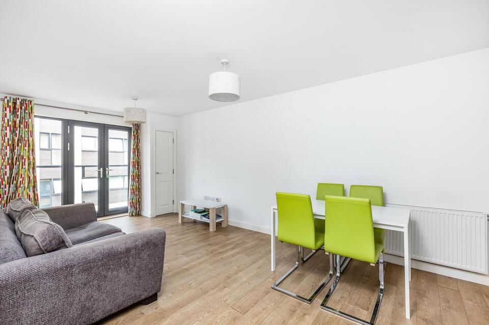 2 bed flat to rent in Broadwater Road, London SW17 Zoopla