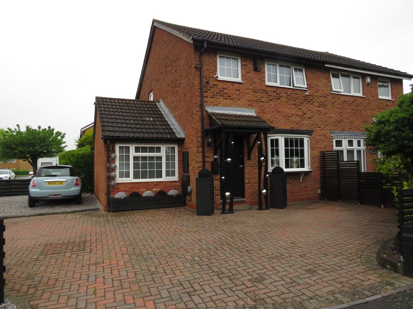 4 bed property for sale in Harborough Drive, Castle Bromwich