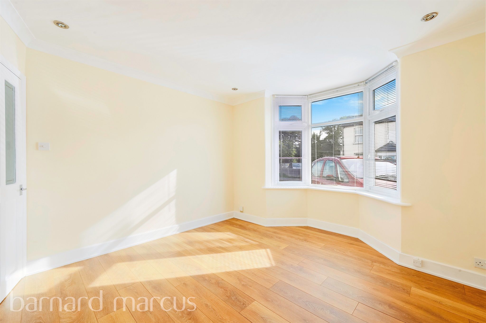 3 bed semidetached house for sale in Lower Court Road, Epsom KT19 Zoopla