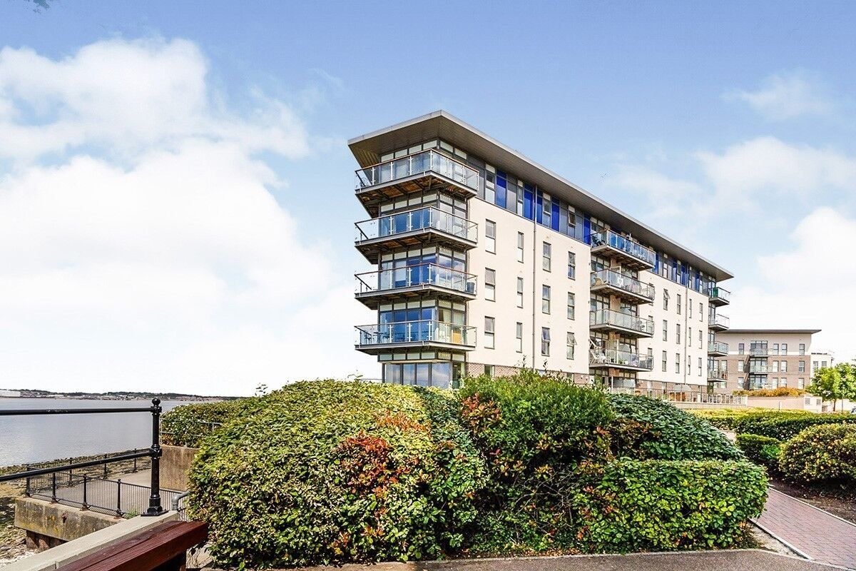 2 bed flat to rent in Carmichael Avenue, Greenhithe DA9 Zoopla