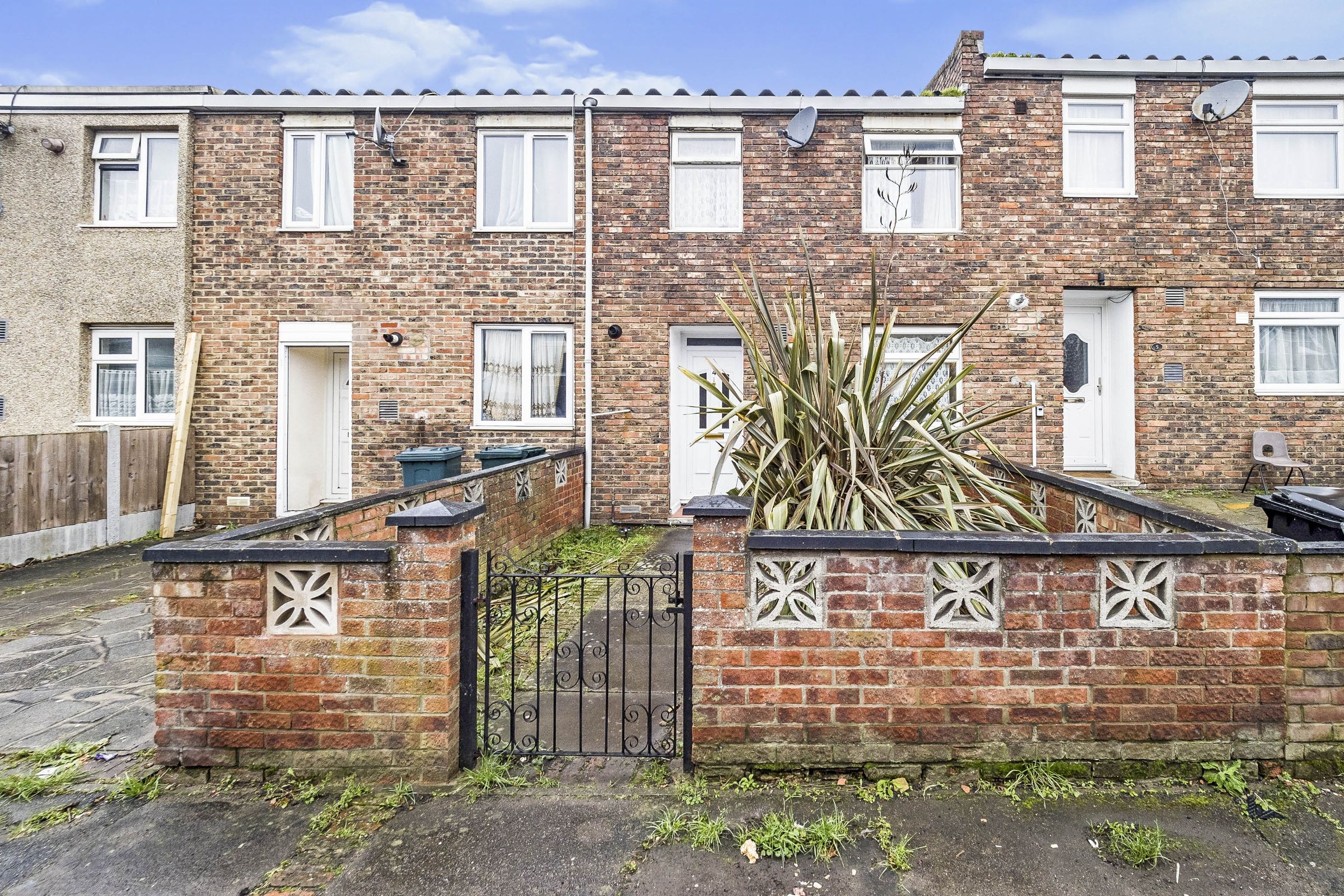 3 bed terraced house for sale in Cypress Path, Romford RM3 Zoopla
