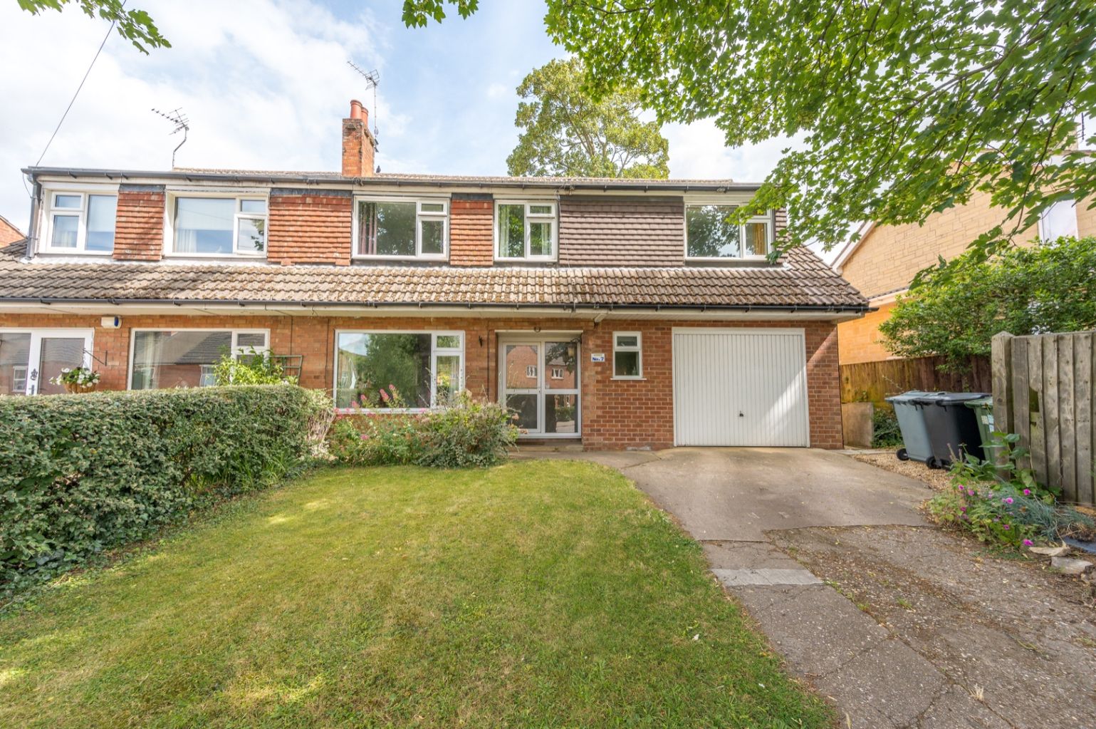 4 bed semidetached house for sale in Cold Harbour Lane, Grantham NG31