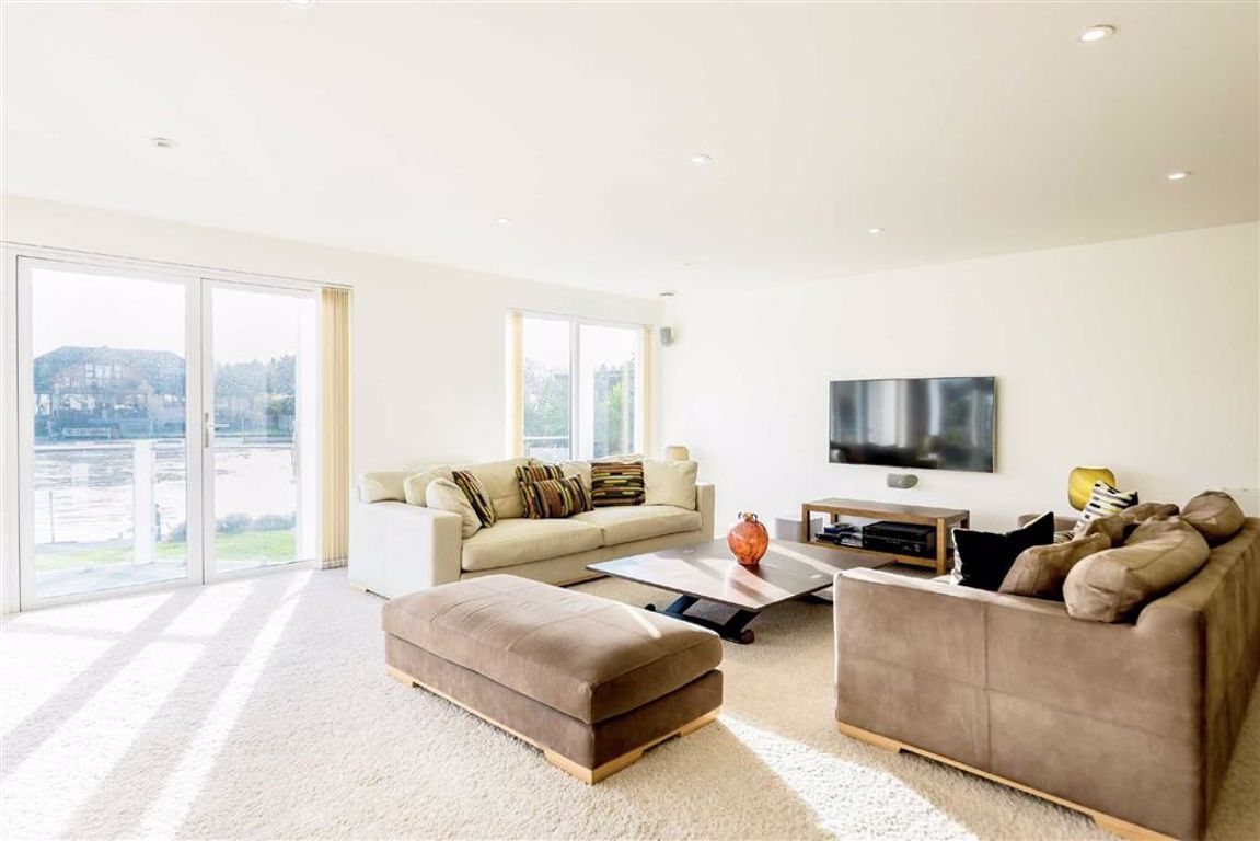 3 bed detached house to rent in Pharaohs Island, Shepperton TW17 Zoopla