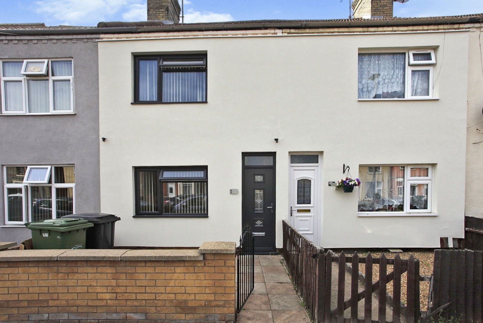 3 bed semidetached house for sale in Thistlemoor Road, Peterborough