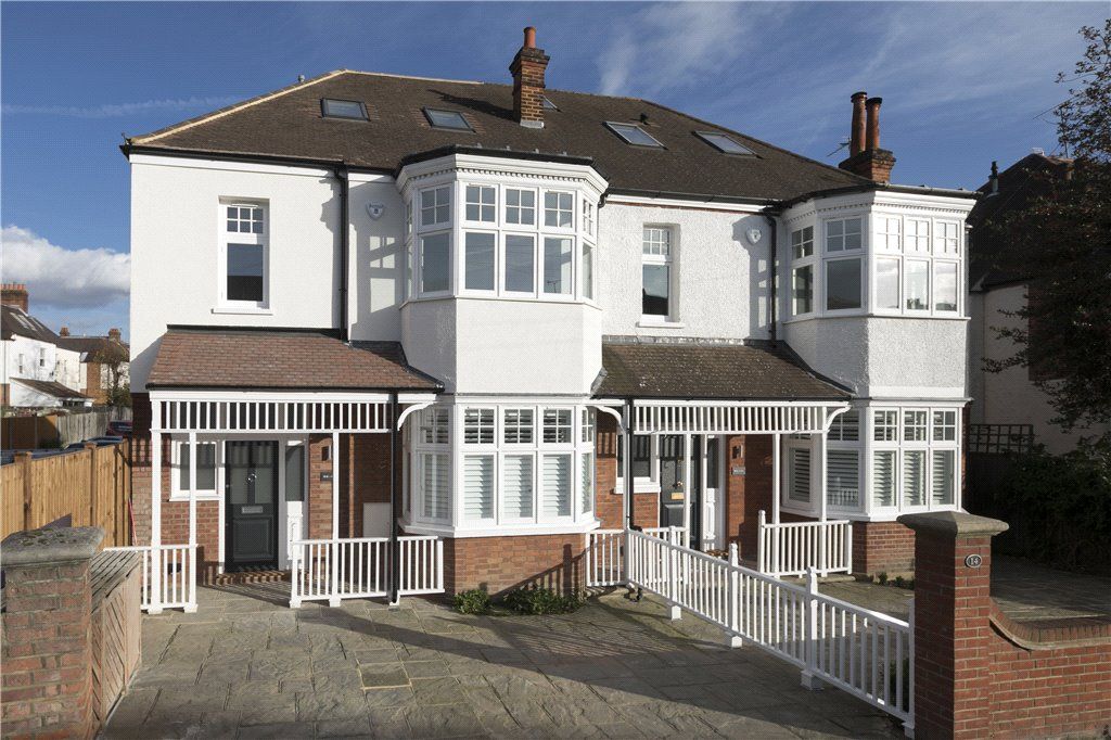 Oakwood Road, Raynes Park SW20  