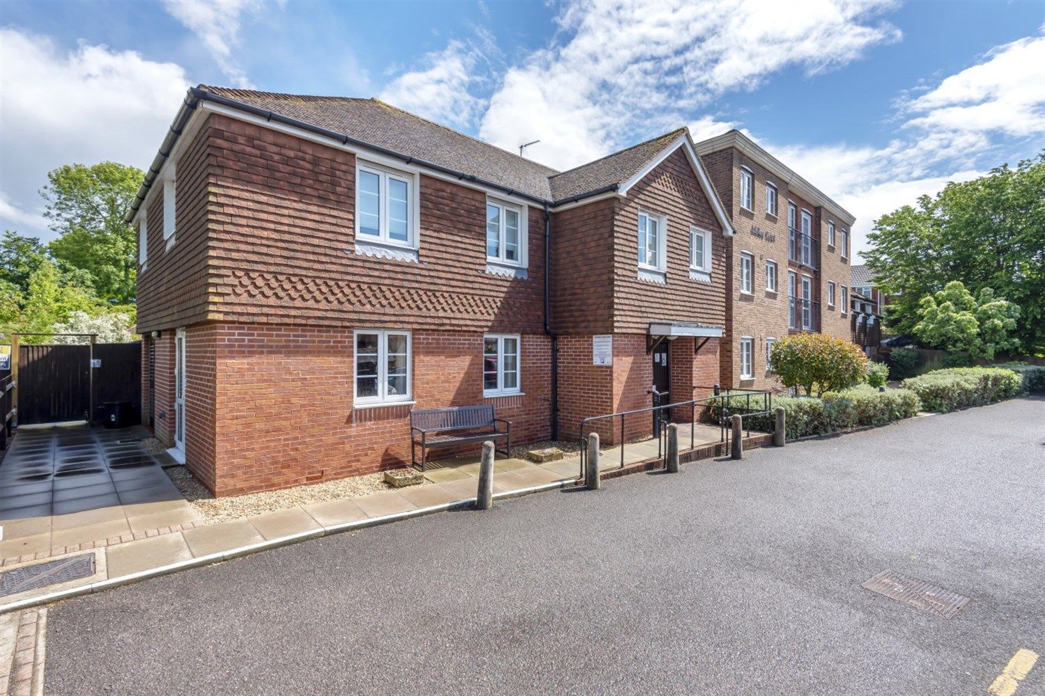 1 bed property for sale in High Street, Billingshurst RH14 Zoopla